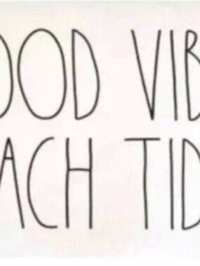 Graphic Text Print Beach Towel - 'Good Vibes'
